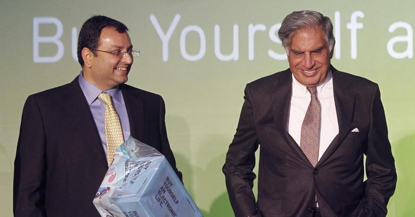 L’ex presidente di Tata Sons, Cyrus Mistry (a sinistra), insieme al patriarca della famiglia,  Ratan Tata